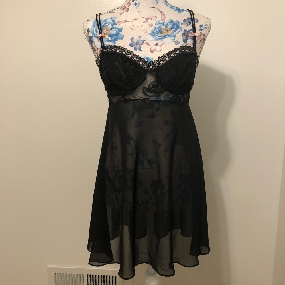 Intimates By Flora black & pink lingerie sz small